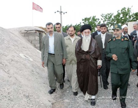 سردار سرلشگر حاج قاسم سلیمانی در قلب نیروهای ولایی جای دارد + آلبوم عکس