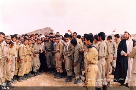 سردار سرلشگر حاج قاسم سلیمانی در قلب نیروهای ولایی جای دارد + آلبوم عکس